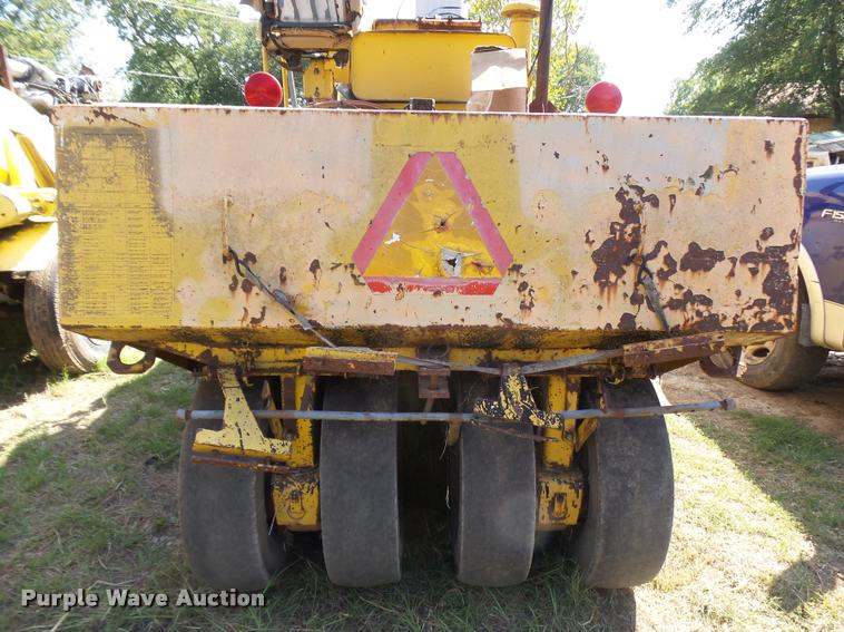 image for item L1594 Bros SP3000 pneumatic roller