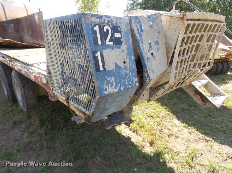 image for item L1596 1990 Ford L8000 flatbed truck