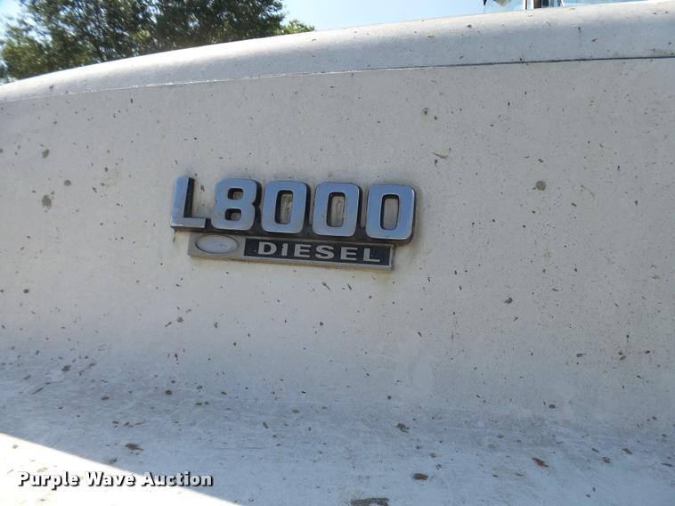 image for item L1596 1990 Ford L8000 flatbed truck