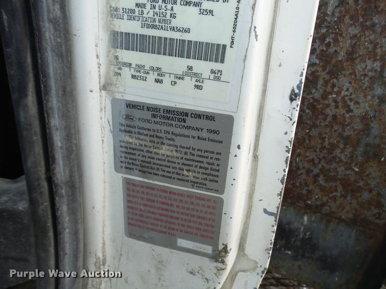 image for item L1596 1990 Ford L8000 flatbed truck