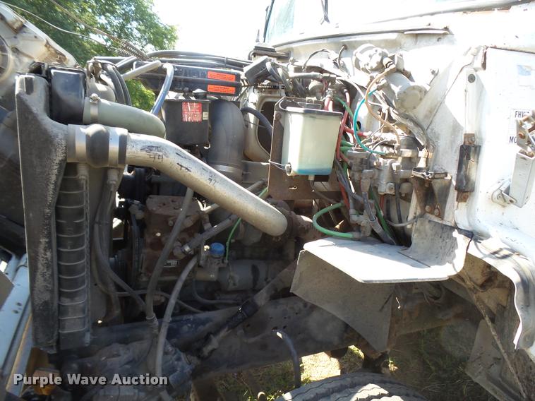 image for item L1596 1990 Ford L8000 flatbed truck