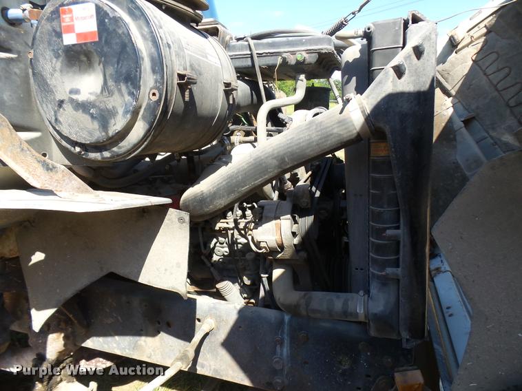 image for item L1596 1990 Ford L8000 flatbed truck