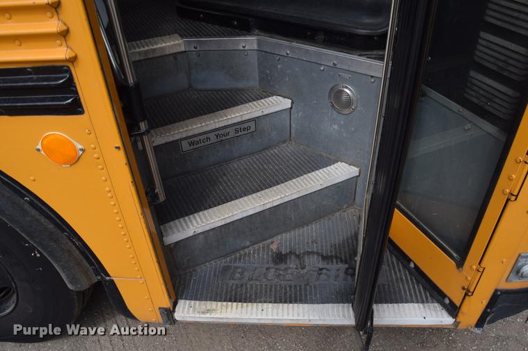 image for item L2598 1992 Blue Bird TC2000 school bus