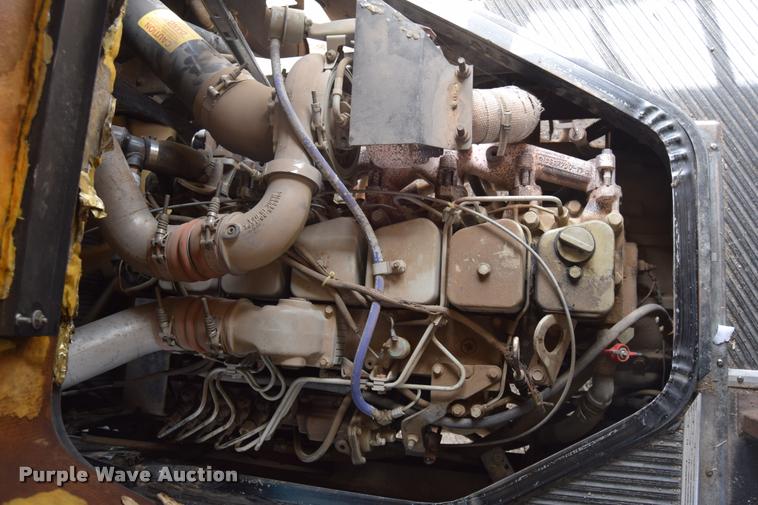 image for item L2598 1992 Blue Bird TC2000 school bus