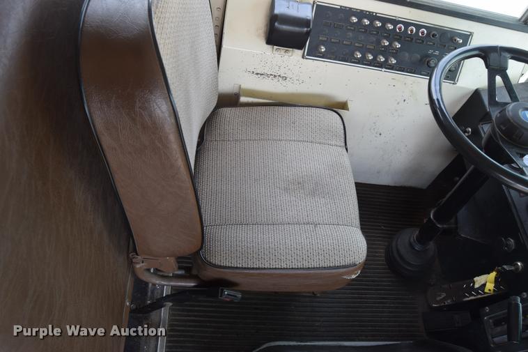 image for item L2598 1992 Blue Bird TC2000 school bus