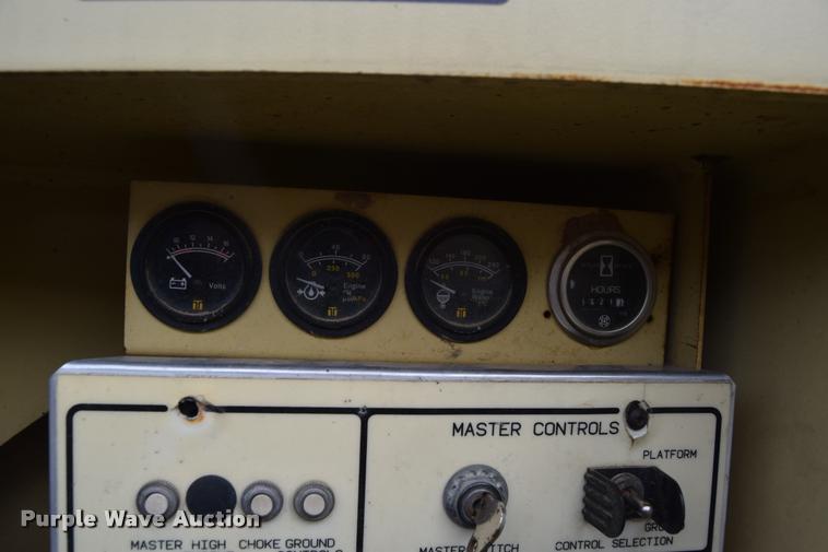 image for item L2633 1995 JLG 60H boom lift