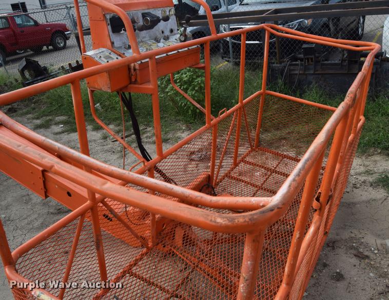 image for item L2633 1995 JLG 60H boom lift