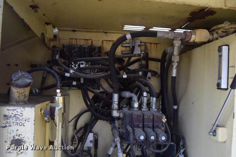 image for item L2633 1995 JLG 60H boom lift