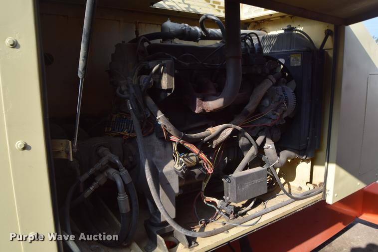 image for item L2633 1995 JLG 60H boom lift