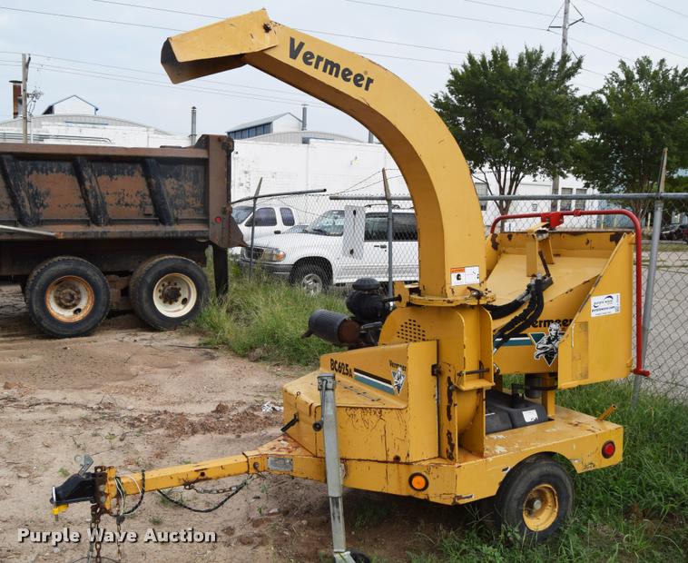 image for item L2634 2013 Vermeer BC625A wood chipper