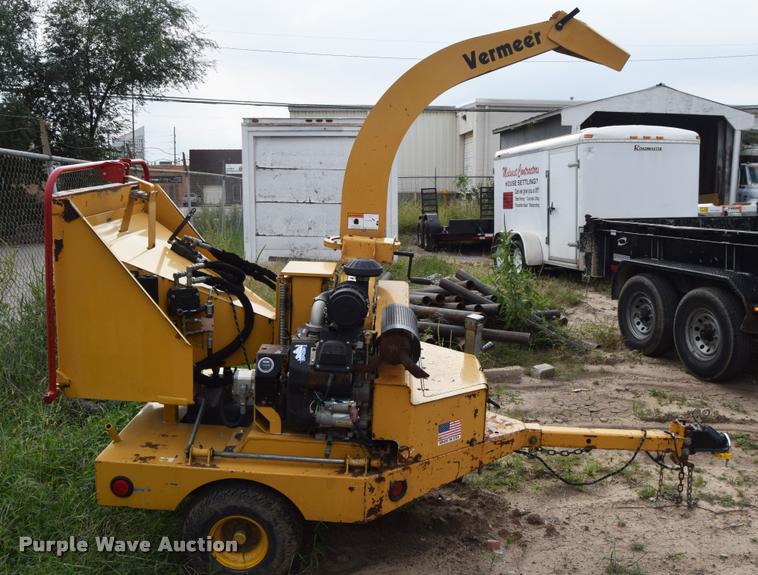 image for item L2634 2013 Vermeer BC625A wood chipper