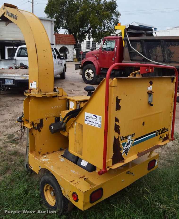 image for item L2634 2013 Vermeer BC625A wood chipper
