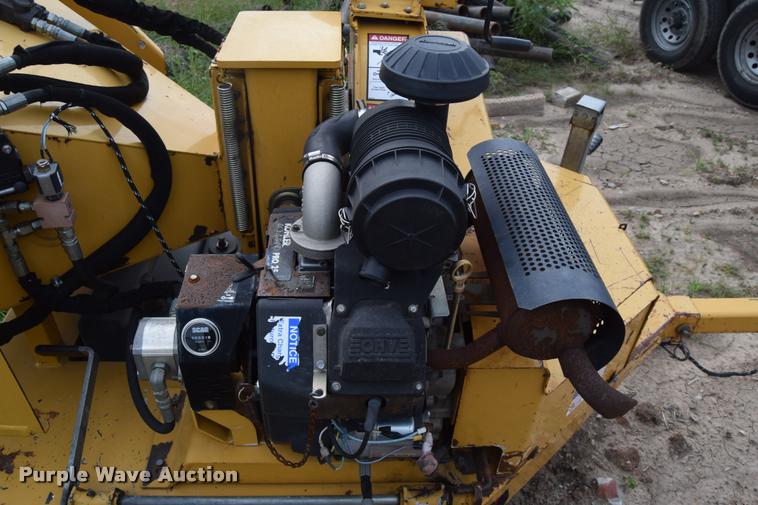 image for item L2634 2013 Vermeer BC625A wood chipper