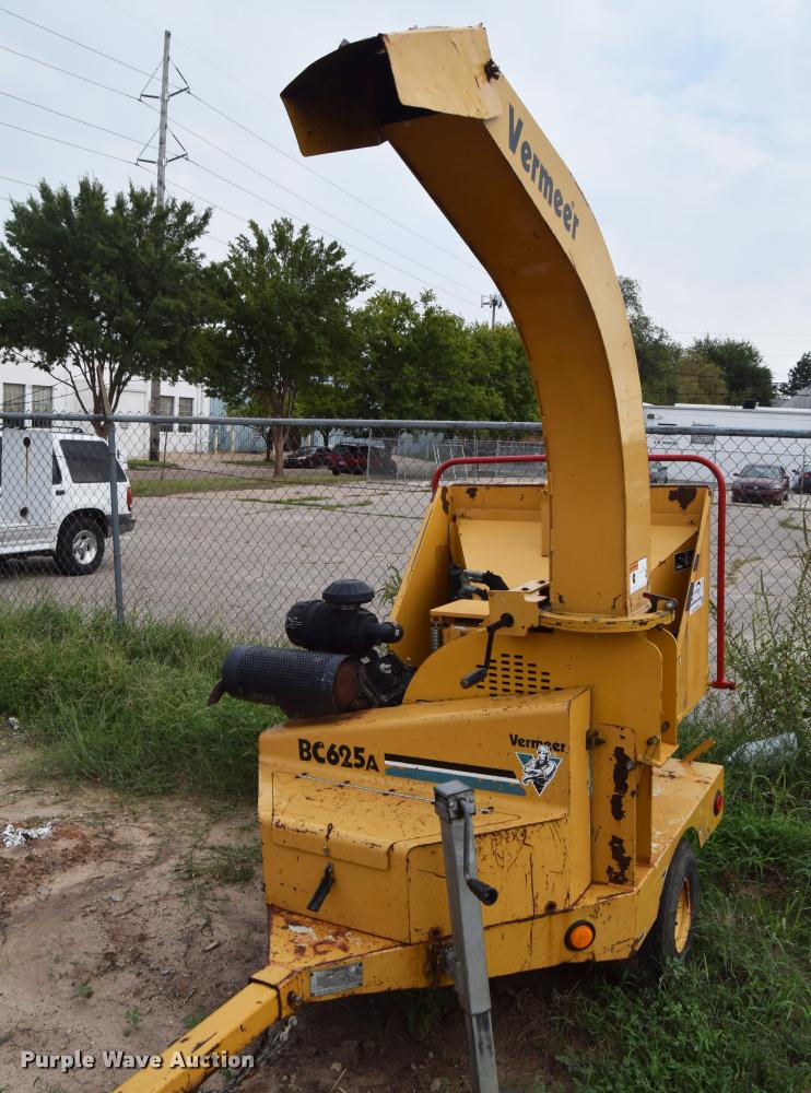 image for item L2634 2013 Vermeer BC625A wood chipper