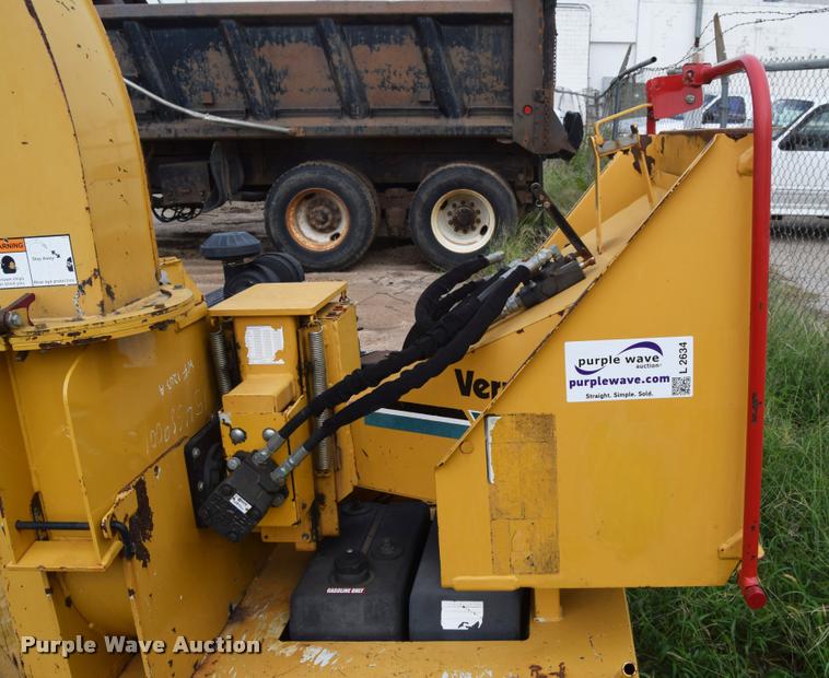 image for item L2634 2013 Vermeer BC625A wood chipper