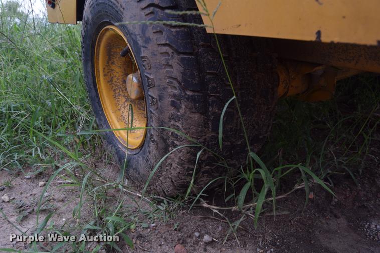 image for item L2634 2013 Vermeer BC625A wood chipper