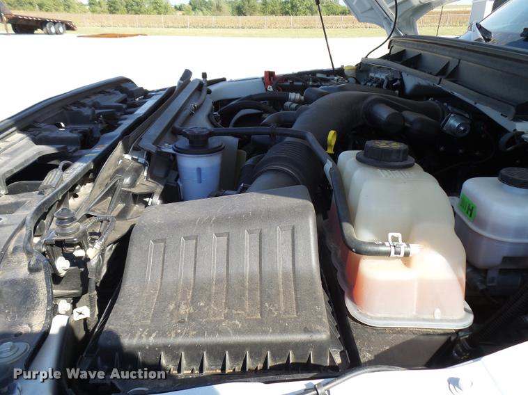 image for item L2687 2015 Ford F450 Super Duty Crew Cab flatbed pickup truck