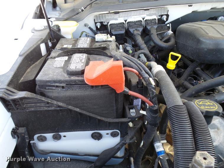 image for item L2687 2015 Ford F450 Super Duty Crew Cab flatbed pickup truck