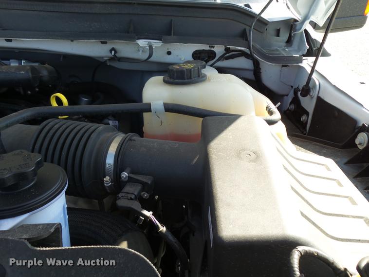 image for item L2687 2015 Ford F450 Super Duty Crew Cab flatbed pickup truck