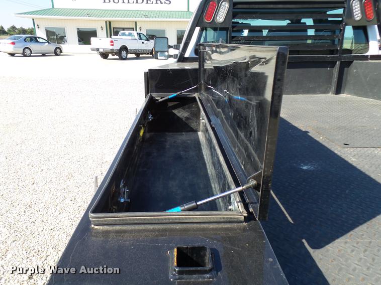 image for item L2687 2015 Ford F450 Super Duty Crew Cab flatbed pickup truck