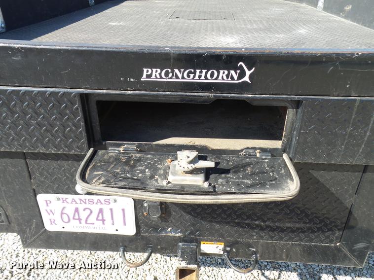 image for item L2687 2015 Ford F450 Super Duty Crew Cab flatbed pickup truck