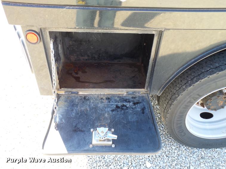 image for item L2687 2015 Ford F450 Super Duty Crew Cab flatbed pickup truck