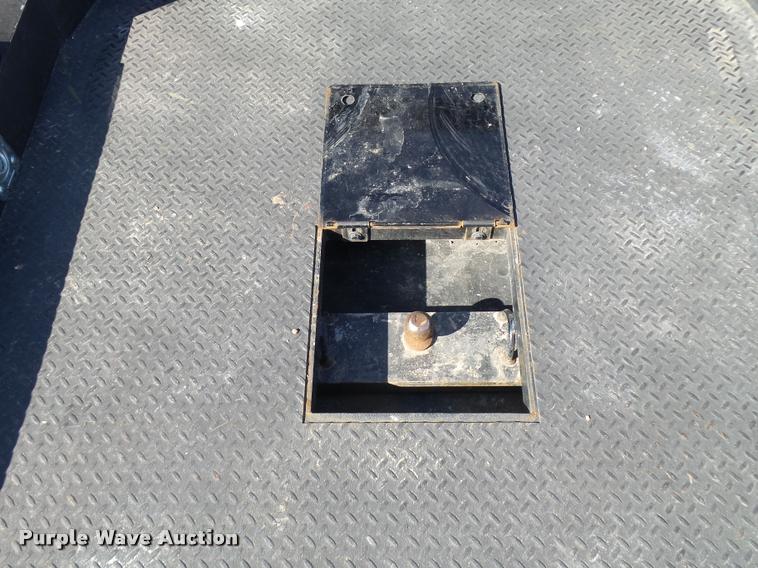 image for item L2687 2015 Ford F450 Super Duty Crew Cab flatbed pickup truck