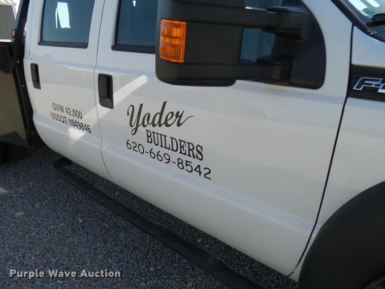 image for item L2687 2015 Ford F450 Super Duty Crew Cab flatbed pickup truck