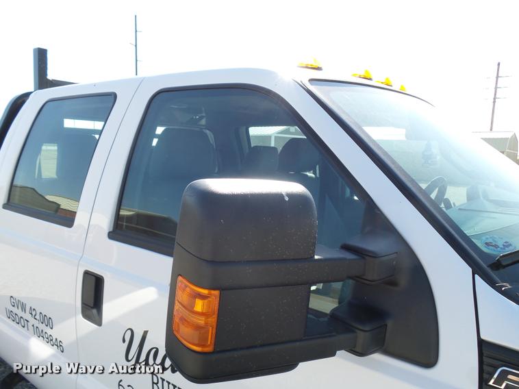 image for item L2687 2015 Ford F450 Super Duty Crew Cab flatbed pickup truck