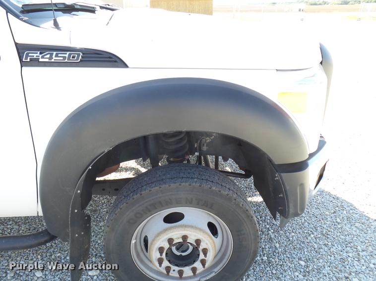 image for item L2687 2015 Ford F450 Super Duty Crew Cab flatbed pickup truck