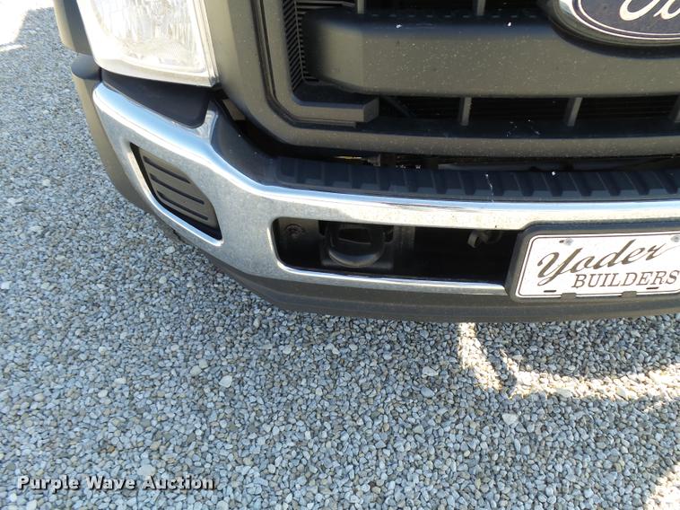 image for item L2687 2015 Ford F450 Super Duty Crew Cab flatbed pickup truck