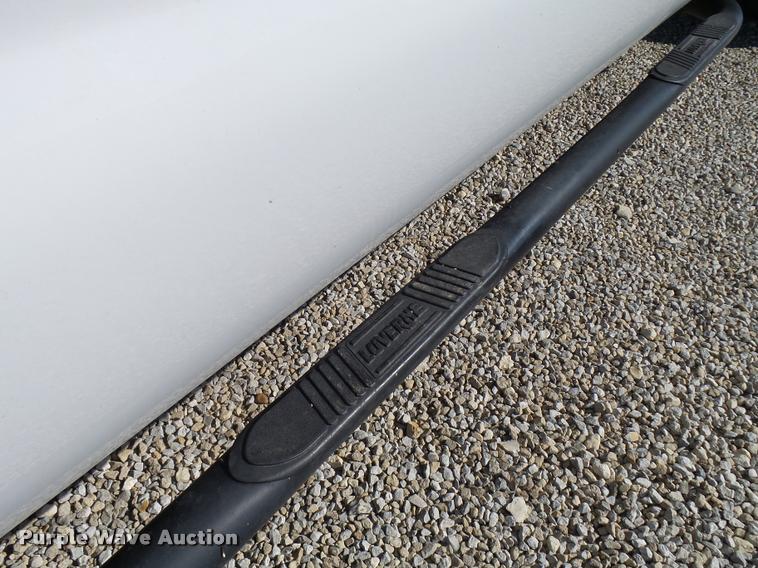 image for item L2687 2015 Ford F450 Super Duty Crew Cab flatbed pickup truck