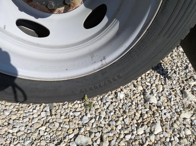 image for item L2687 2015 Ford F450 Super Duty Crew Cab flatbed pickup truck