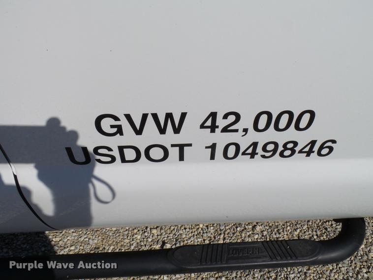 image for item L2687 2015 Ford F450 Super Duty Crew Cab flatbed pickup truck