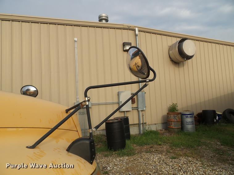 image for item L3578 2006 International CE200 school bus