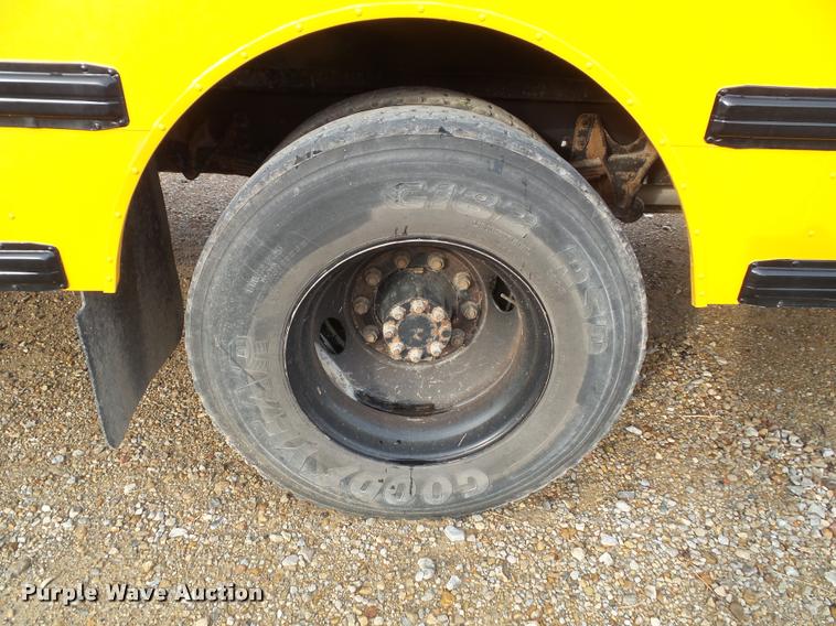 image for item L3578 2006 International CE200 school bus