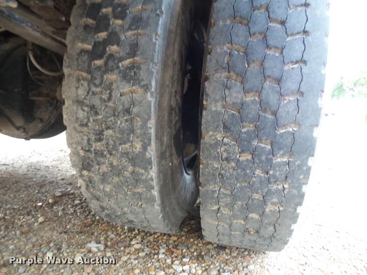 image for item L3578 2006 International CE200 school bus