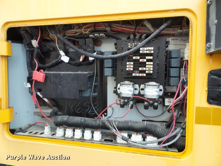 image for item L3578 2006 International CE200 school bus