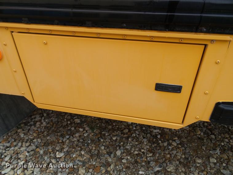 image for item L3578 2006 International CE200 school bus