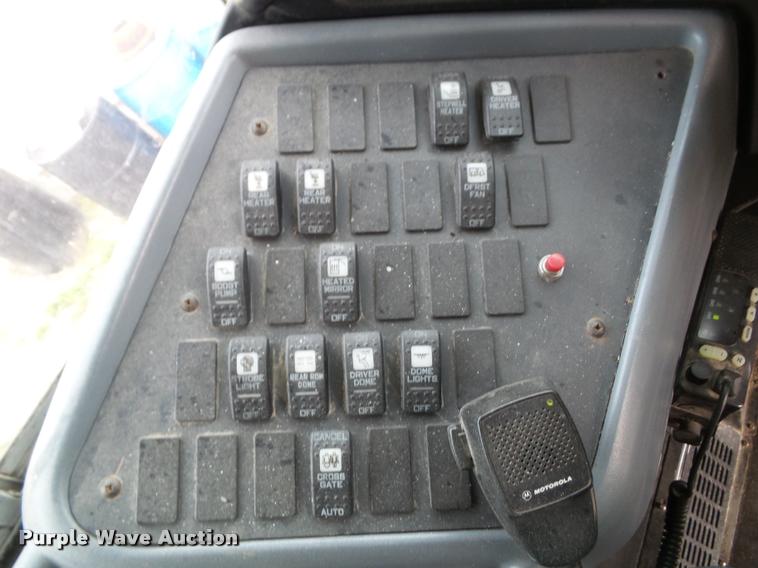 image for item L3578 2006 International CE200 school bus