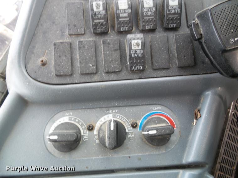 image for item L3578 2006 International CE200 school bus