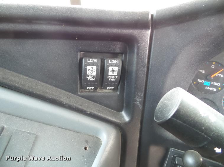 image for item L3578 2006 International CE200 school bus