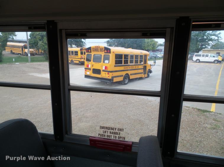 image for item L3578 2006 International CE200 school bus