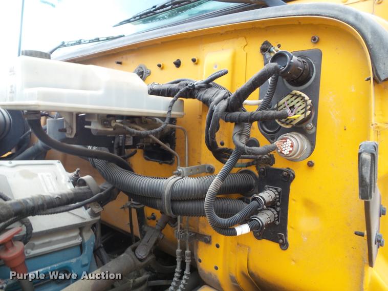 image for item L3578 2006 International CE200 school bus