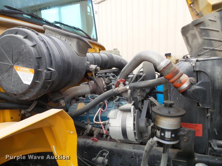 image for item L3578 2006 International CE200 school bus