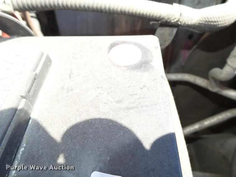 image for item L4053 2006 Ford F350 Super Duty XL pickup truck cab and chassis