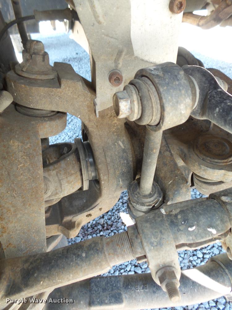 image for item L4053 2006 Ford F350 Super Duty XL pickup truck cab and chassis