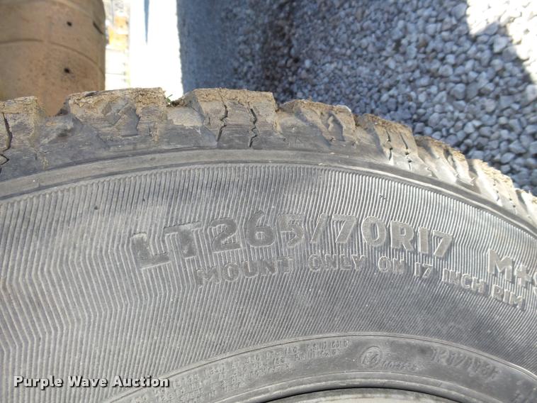 image for item L4053 2006 Ford F350 Super Duty XL pickup truck cab and chassis