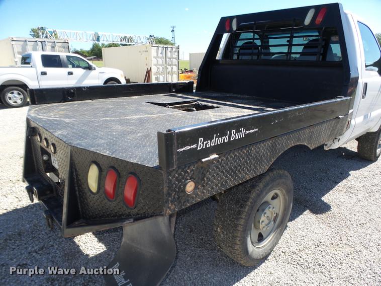 Bradford Built flatbed in Falls City, NE Item L4054 sold Purple Wave