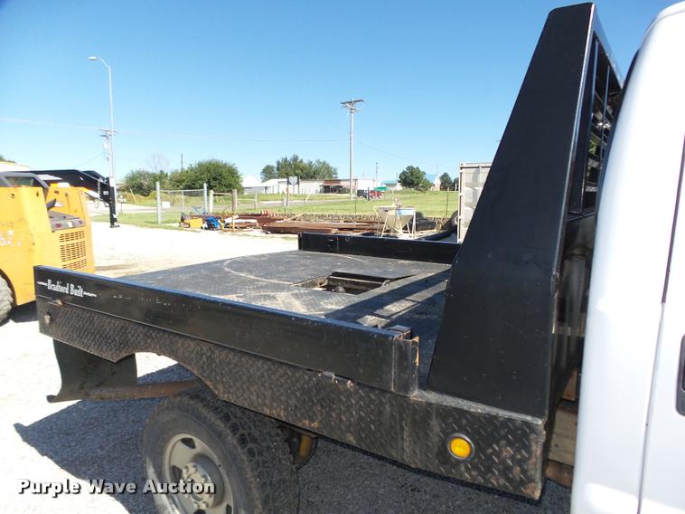 Bradford Built flatbed in Falls City, NE Item L4054 sold Purple Wave